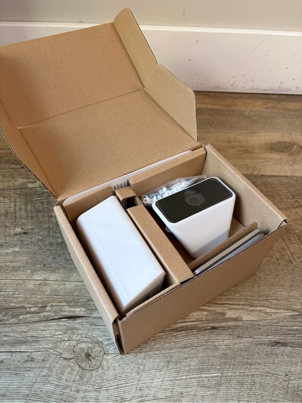 Xfinity Indoor/Outdoor HD Camera MODEL:SCHC2AEW New Unused